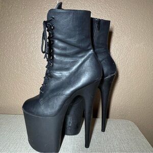 Chic Black Platform Lace-Up Heeled Boots